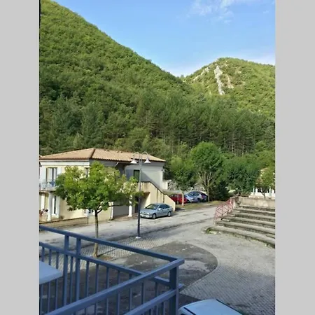 Lägenhet T2 Meuble A Digne Les Bains Ville Thermale 04000 *